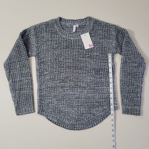 SO® Grey Haze Crewneck Curved Hem Knit Sweater - Picture 6 of 13